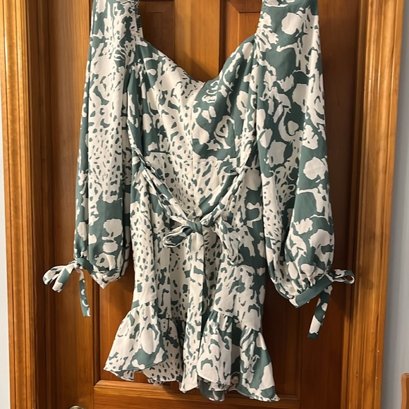 Flirty dress - Picture 3 of 9